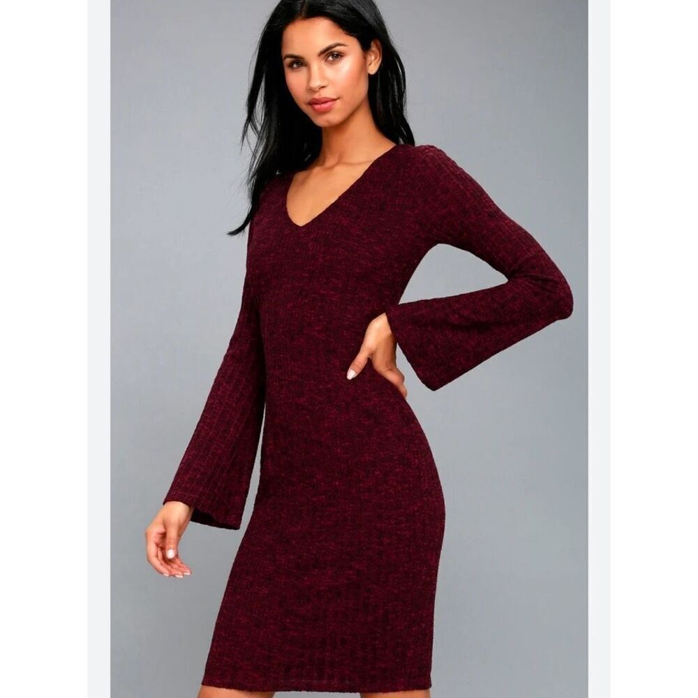 Lulus Women's XS Burgundy Bell Sleeve Ribbed Knit‎ Knee Length Dress
